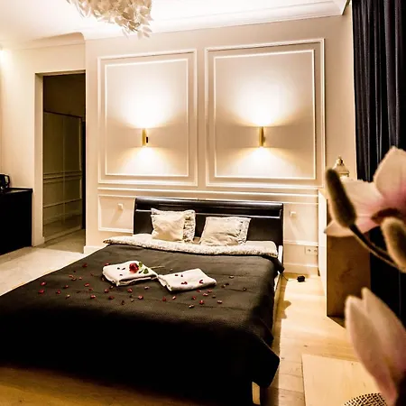 Magical Jacuzzi Apartament
