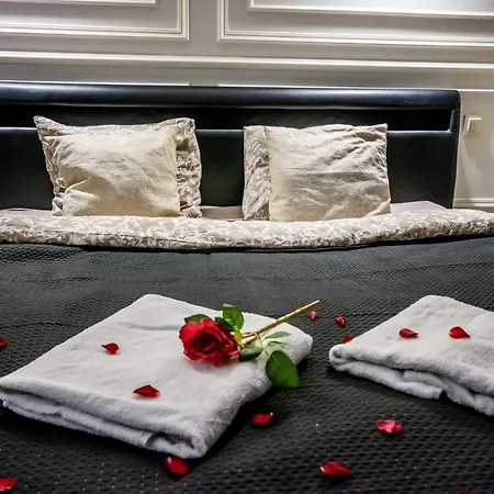Magical Jacuzzi Apartament *